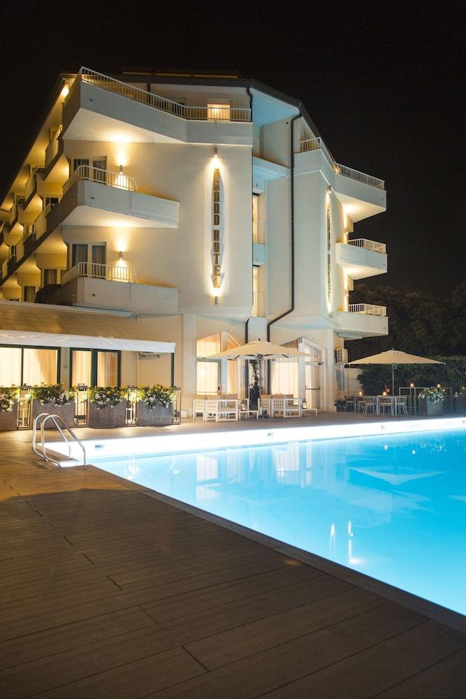 Grand Hotel Forte dei Marmi Luaran gambar